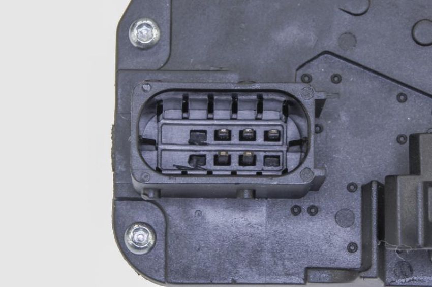 URO Parts GM0817473 Door Latch/Actuator Assembly