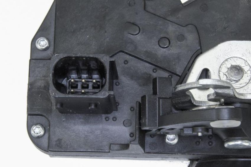 URO Parts GM0818017 Door Latch/Actuator Assembly
