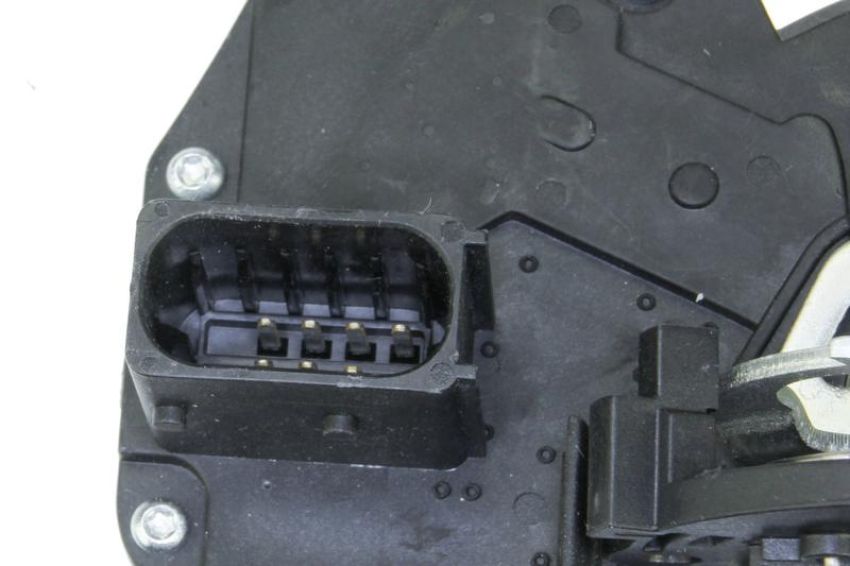 URO Parts GM0818021 Door Latch/Actuator Assembly