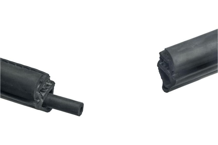 URO Parts GM0819040 Door Seal