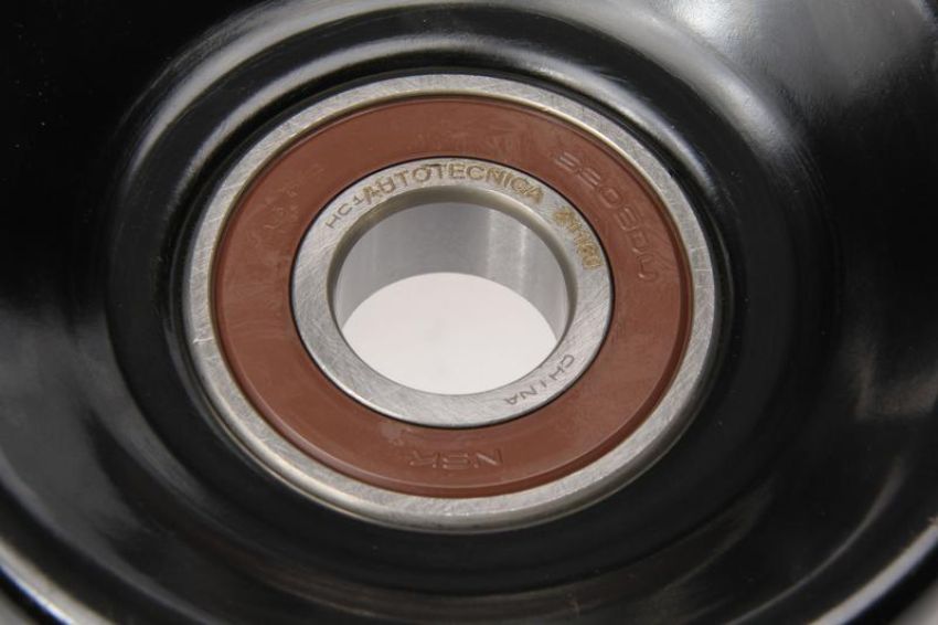 URO Parts GM1413162 Acc. Belt Idler Pulley