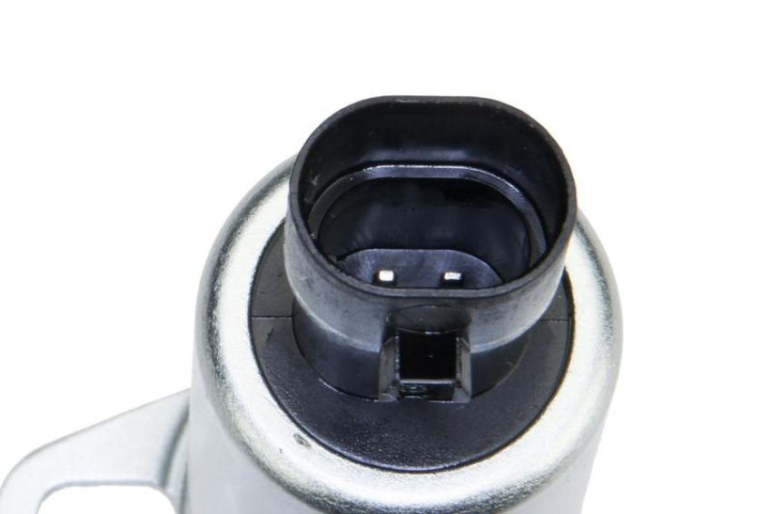 URO Parts GM1415987 Variable Valve Timing (VVT) Solenoid