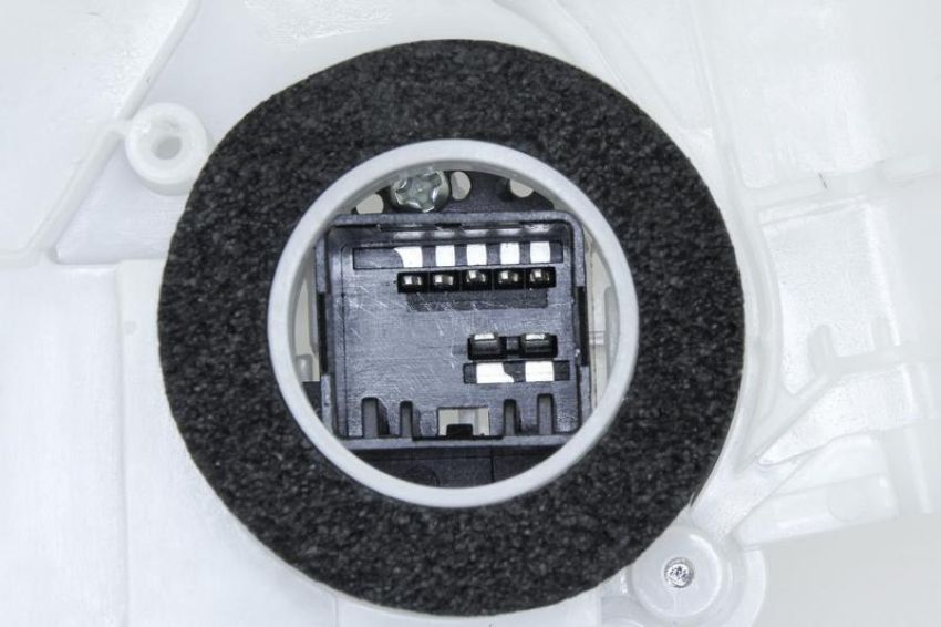 URO Parts HA0816511 Door Latch/Actuator Assembly