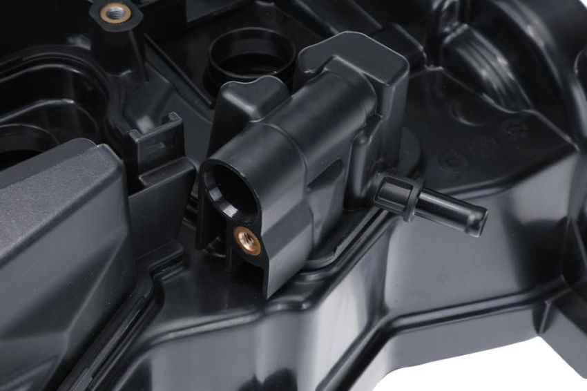 URO Parts HA1420330 Valve Cover w/ Gasket