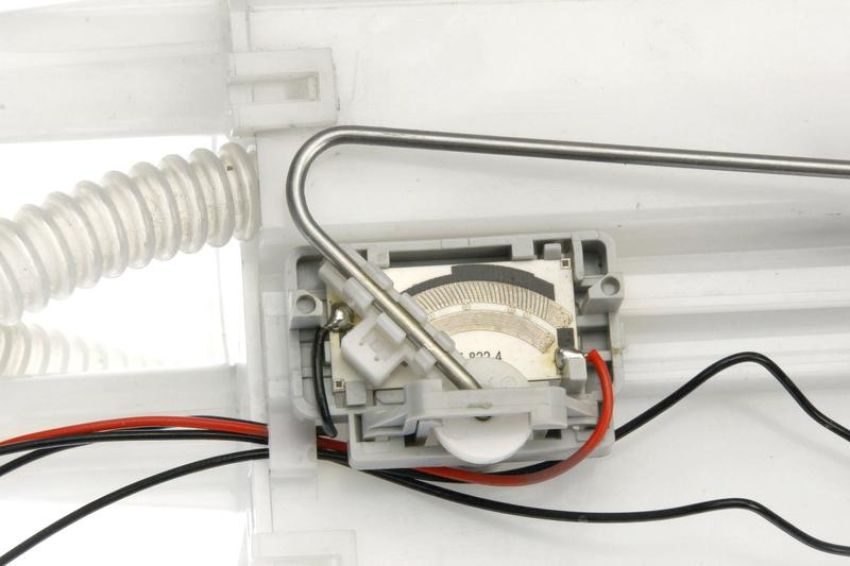 URO Parts KI0516563 Fuel Pump Assembly