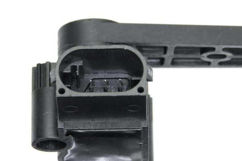 URO Parts LR023650 Suspension Height Level Sensor