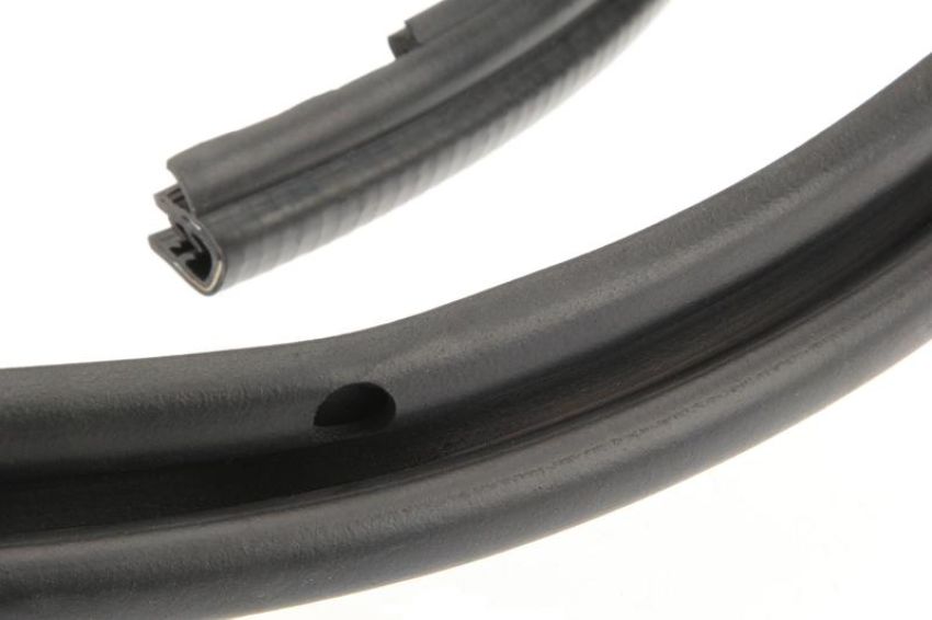 URO Parts MA0817090 Front Header and Side Seal
