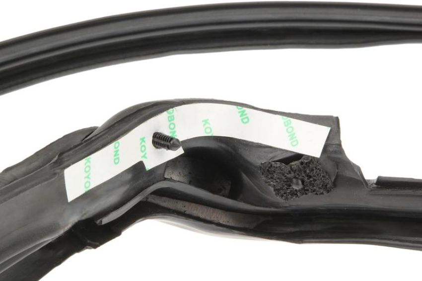 URO Parts MA0817090 Front Header and Side Seal