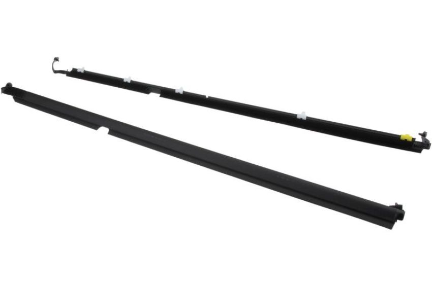 URO Parts MA0819920 Door Window Belt Seal Pair