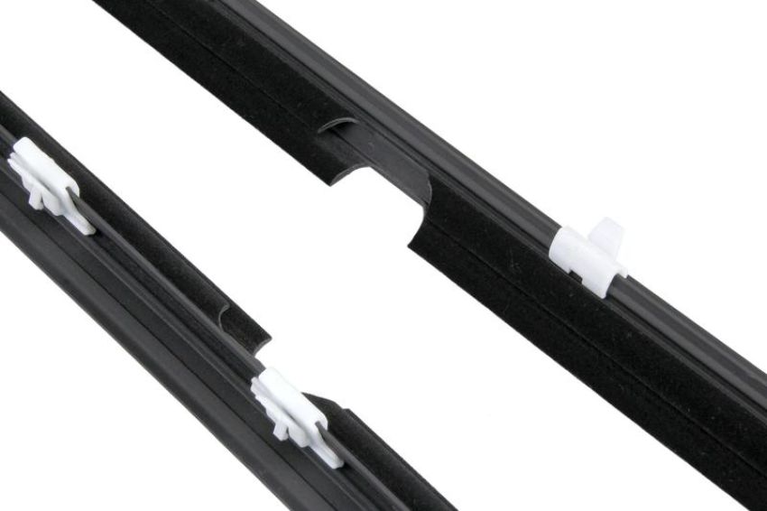 URO Parts MA0819920 Door Window Belt Seal Pair