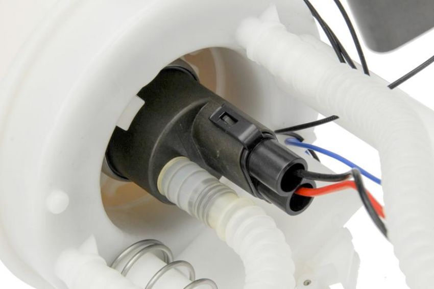 URO Parts NI0516506 Fuel Pump Assembly