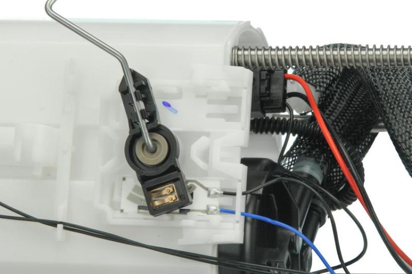 URO Parts NI0517360 Fuel Pump Assembly