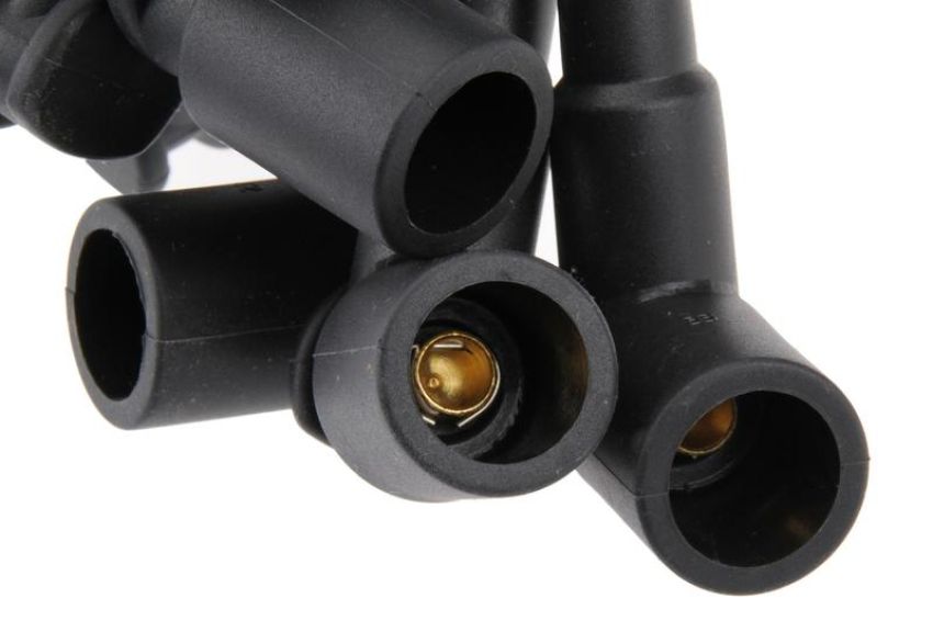 URO Parts Q4150027 Spark Plug Wire Set