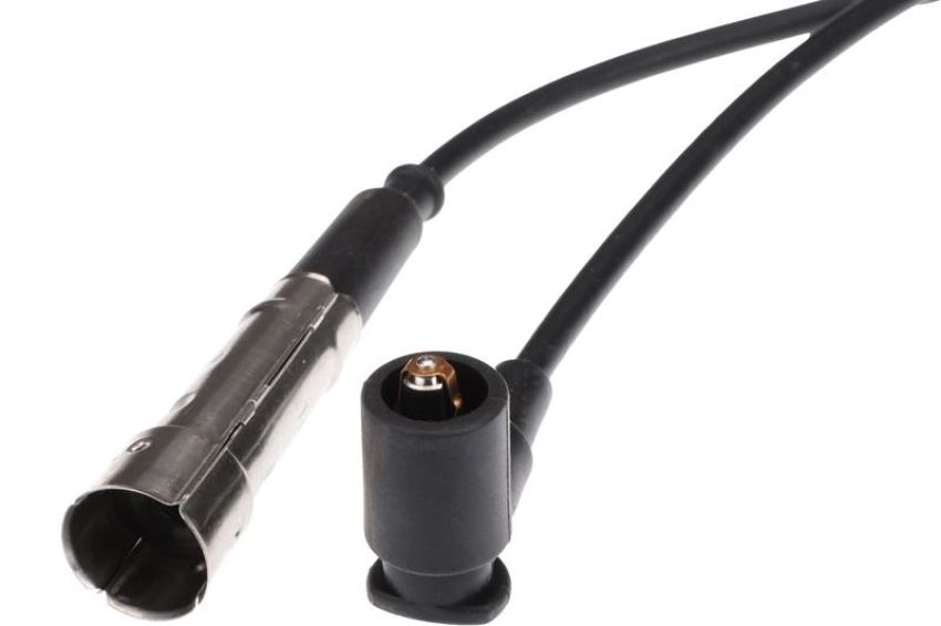 URO Parts Q4150029 Spark Plug Wire Set