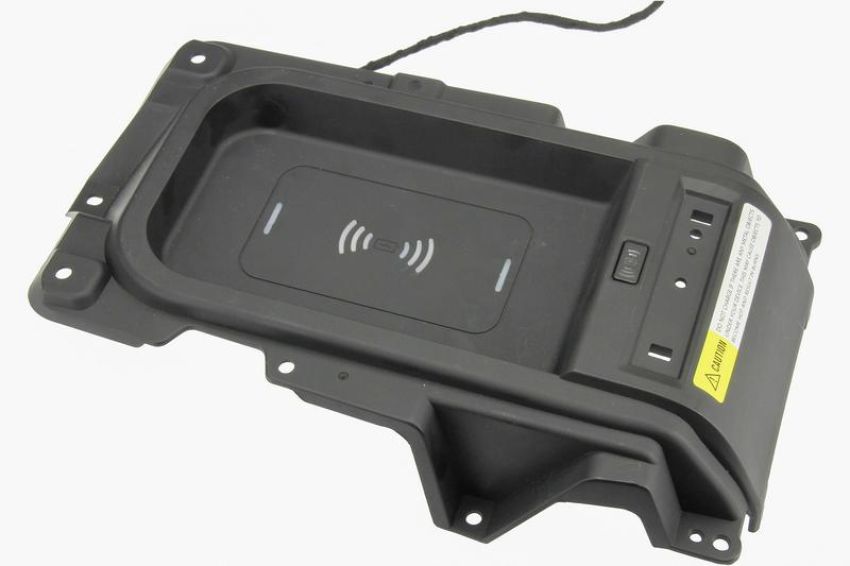 URO Parts TY0817220 Wireless Charging Tray