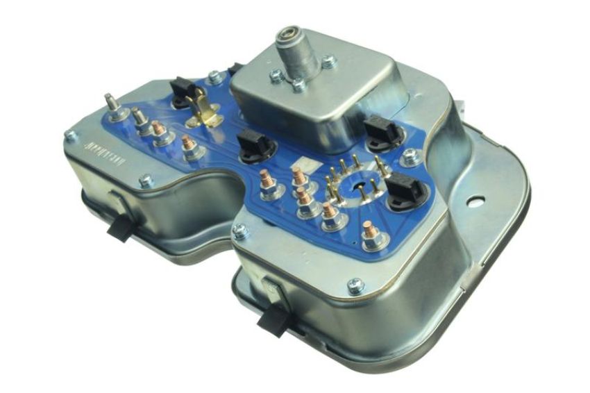 URO Parts TY0818531 Gauge Cluster