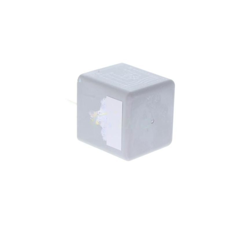 VEMO V15-71-0038 Relay, fuel pump